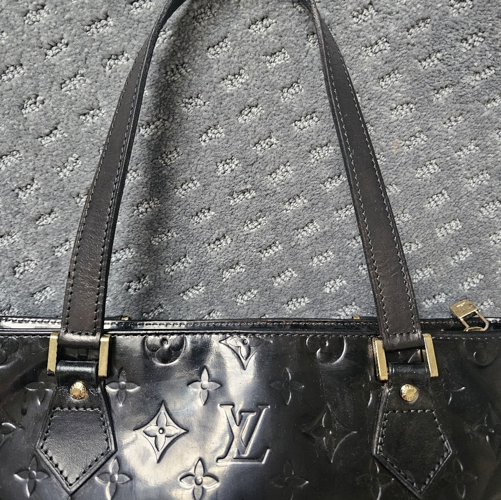 Louis Vuitton Vernis Houston Embossed Shoulder Bag - Picture 7 of 16